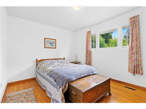 53 Hampstead Heath, Kingston, ON - Indoor Photo Showing Bedroom