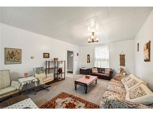 38 Fitchett Road, Napanee, ON - Indoor Photo Showing Living Room