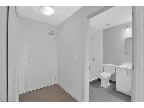 406-1080 Terra Verde Way, Kingston, ON - Indoor Photo Showing Bathroom