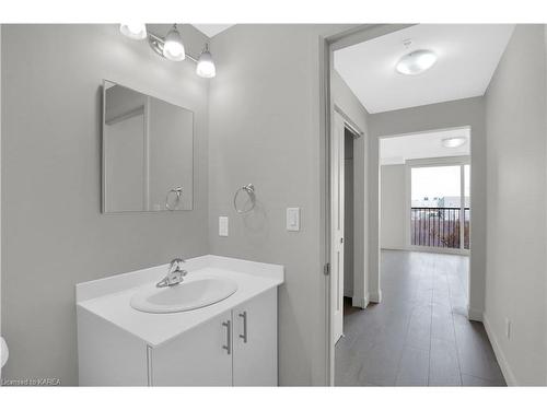 406-1080 Terra Verde Way, Kingston, ON - Indoor Photo Showing Bathroom