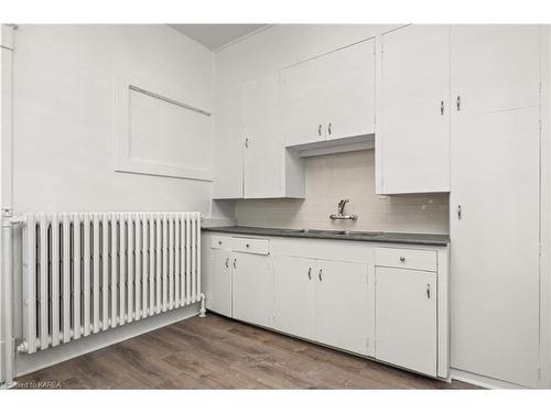 301 King Street W, Kingston, ON - Indoor Photo Showing Kitchen