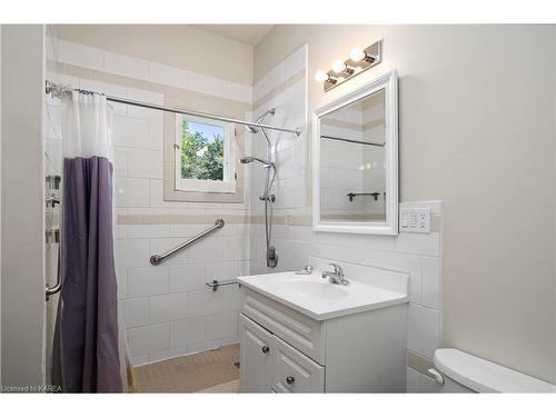 301 King Street W, Kingston, ON - Indoor Photo Showing Bathroom