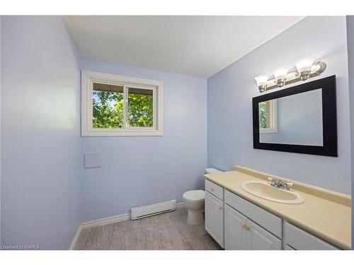 254 Weller Avenue, Kingston, ON - Indoor Photo Showing Bathroom