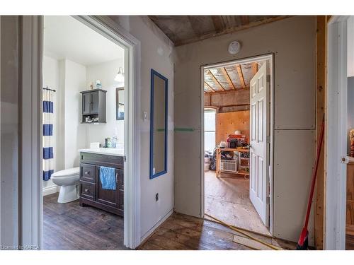 698 Russell Road, Lansdowne, ON - Indoor Photo Showing Bathroom