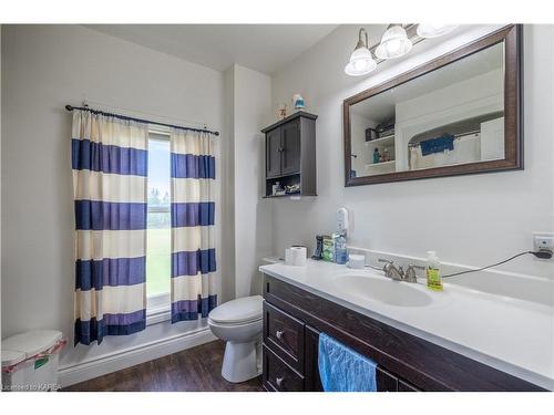 698 Russell Road, Lansdowne, ON - Indoor Photo Showing Bathroom