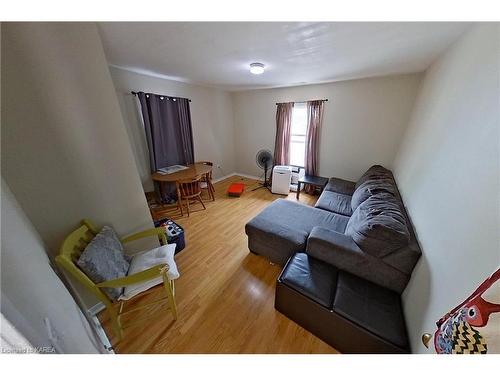 307 Division Street, Kingston, ON - Indoor Photo Showing Living Room