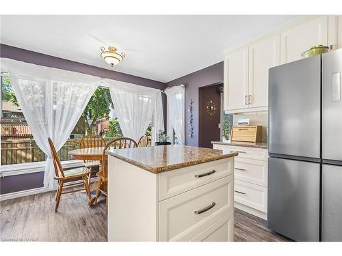 914 Rowantree Crescent, Kingston, ON - Indoor Photo Showing Kitchen