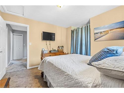 914 Rowantree Crescent, Kingston, ON - Indoor Photo Showing Bedroom