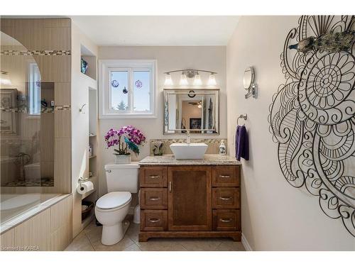 994 Westminster Place, Kingston, ON - Indoor Photo Showing Bathroom