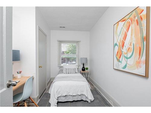 36 Lower Union Street, Kingston, ON - Indoor Photo Showing Bedroom