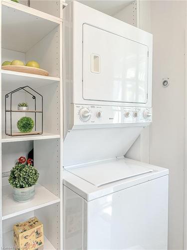 36 Lower Union Street, Kingston, ON - Indoor Photo Showing Laundry Room