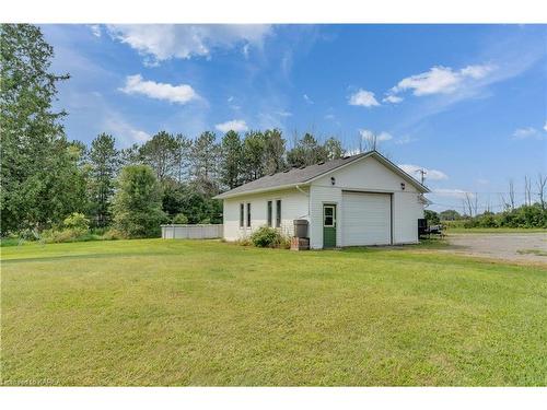 31 Station Road, Gananoque, ON - Outdoor