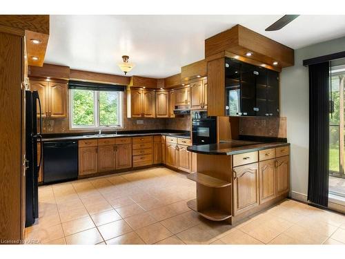 3664 Princess Street, Kingston, ON - Indoor Photo Showing Kitchen