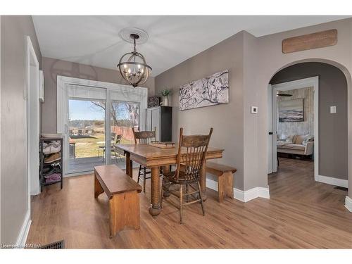 5153 Bath Rd Road, Bath, ON - Indoor Photo Showing Dining Room