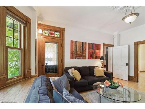 94 King Street, Chesterville, ON - Indoor Photo Showing Living Room