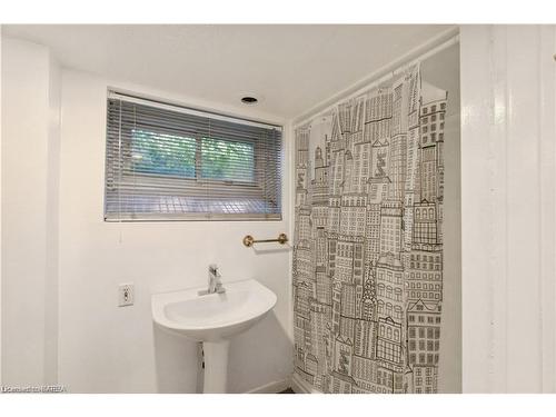 94 King Street, Chesterville, ON - Indoor Photo Showing Bathroom