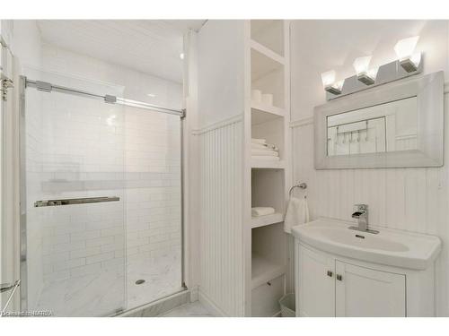 94 King Street, Chesterville, ON - Indoor Photo Showing Bathroom