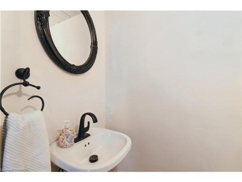 94 King Street, Chesterville, ON - Indoor Photo Showing Bathroom