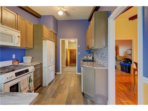 832 Purcell Crescent, Kingston, ON - Indoor Photo Showing Kitchen