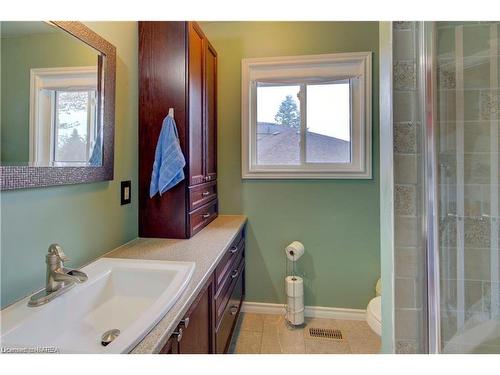 832 Purcell Crescent, Kingston, ON - Indoor Photo Showing Bathroom