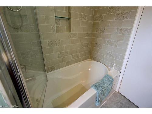 832 Purcell Crescent, Kingston, ON - Indoor Photo Showing Bathroom