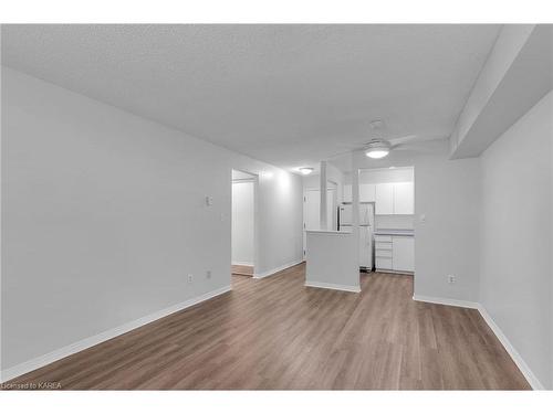 101-310 Kingsdale Avenue, Kingston, ON - Indoor Photo Showing Other Room