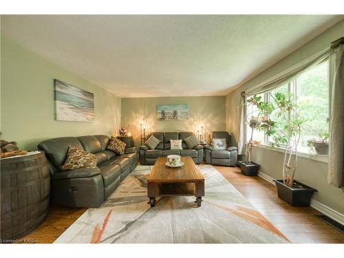 1448 Rickards Road, South Frontenac, ON - Indoor Photo Showing Living Room