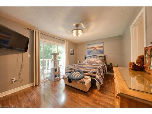 1448 Rickards Road, South Frontenac, ON - Indoor Photo Showing Bedroom