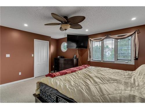 500 Weston Crescent, Kingston, ON - Indoor Photo Showing Bedroom