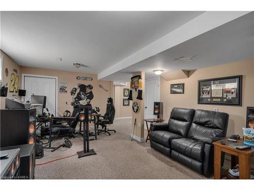 500 Weston Crescent, Kingston, ON - Indoor