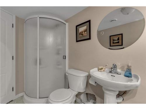 500 Weston Crescent, Kingston, ON - Indoor Photo Showing Bathroom