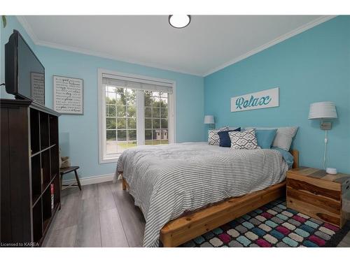 407 Dean Smith Road, Perth Road Village, ON - Indoor Photo Showing Bedroom