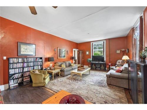 159 Montreal Street, Kingston, ON - Indoor Photo Showing Living Room