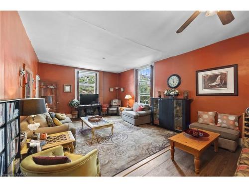 159 Montreal Street, Kingston, ON - Indoor Photo Showing Living Room