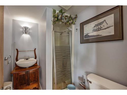 159 Montreal Street, Kingston, ON - Indoor Photo Showing Bathroom