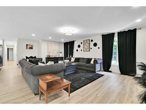 437 Otty Lake Sideroad Road, Perth, ON - Indoor Photo Showing Living Room