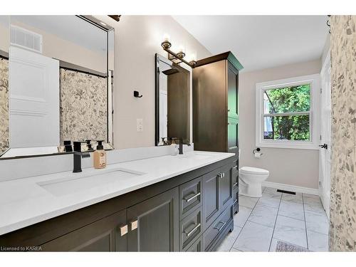 437 Otty Lake Sideroad Road, Perth, ON - Indoor Photo Showing Bathroom