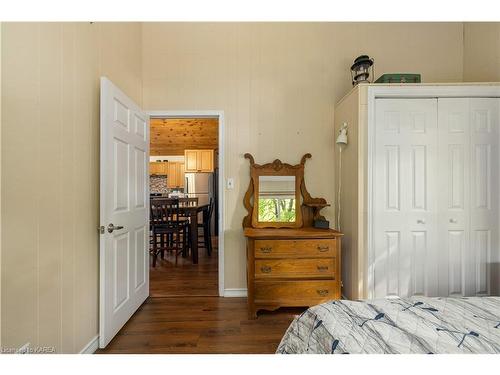 6868 Smith Lane, Perth Road Village, ON - Indoor Photo Showing Bedroom