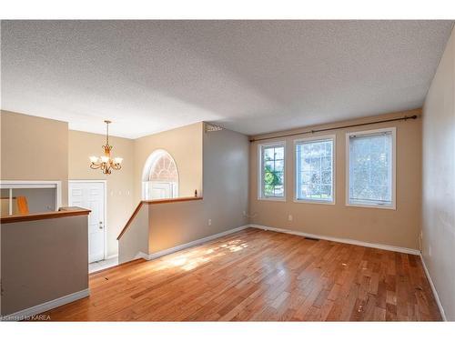 1386 Brackenwood Crescent, Kingston, ON - Indoor Photo Showing Other Room