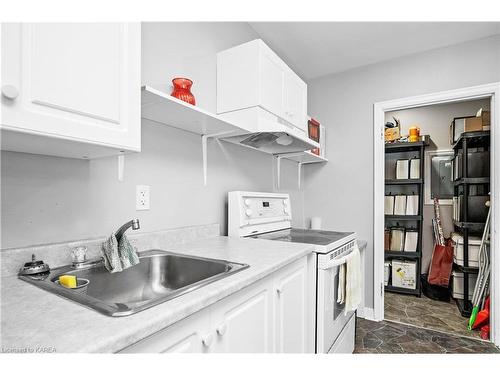 89 Dundas Street W, Napanee, ON - Indoor Photo Showing Kitchen