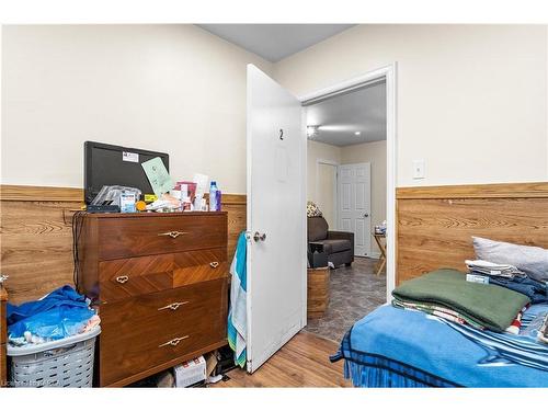 89 Dundas Street W, Napanee, ON - Indoor Photo Showing Bedroom