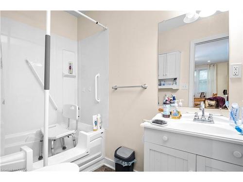 89 Dundas Street W, Napanee, ON - Indoor Photo Showing Bathroom