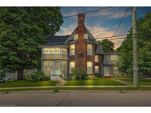 195 Market St Street, Gananoque, ON - Outdoor With Facade