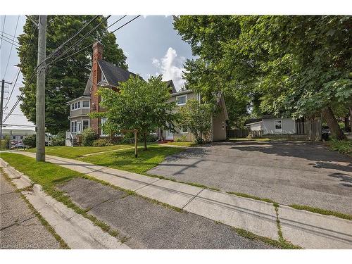 195 Market St Street, Gananoque, ON - Outdoor