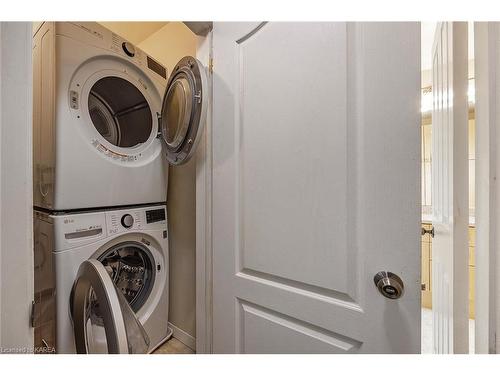 195 Market St Street, Gananoque, ON - Indoor Photo Showing Laundry Room