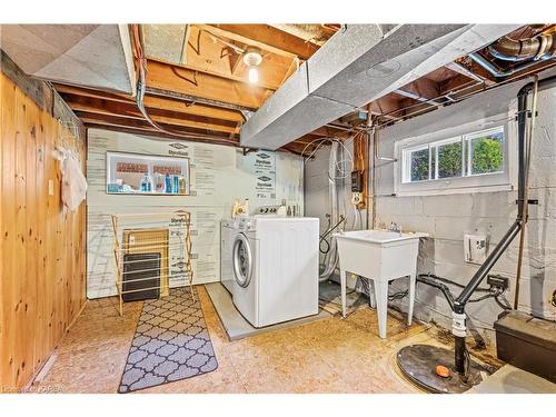 4 Montgomery Boulevard, Kingston, ON - Indoor Photo Showing Laundry Room