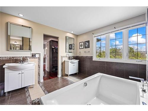 1058 Lucas Road, Odessa, ON - Indoor Photo Showing Bathroom