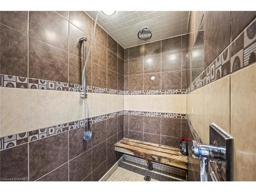 1058 Lucas Road, Odessa, ON - Indoor Photo Showing Bathroom