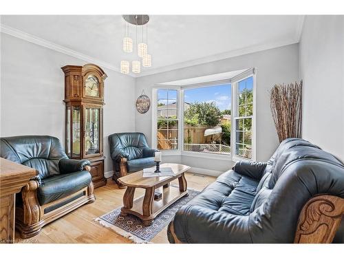 964 Prestwick Crescent, Kingston, ON - Indoor Photo Showing Living Room