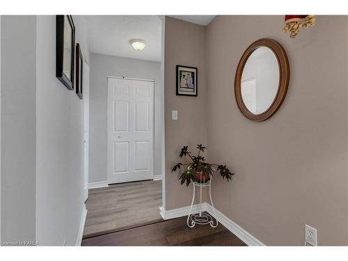 187 Sutherland Drive, Kingston, ON - Indoor Photo Showing Other Room